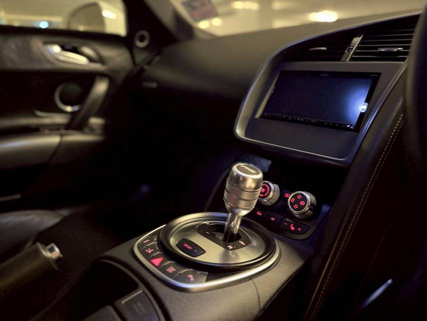R8 V8 coupe ปี10 minor 12