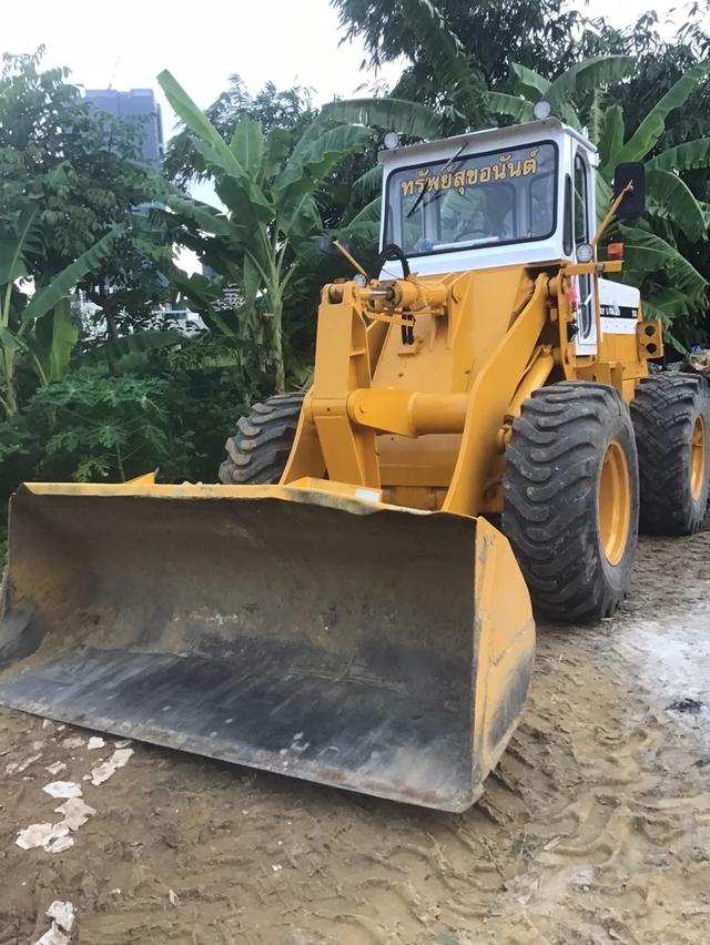 Komatsu 510 Pay Loader มือสอง