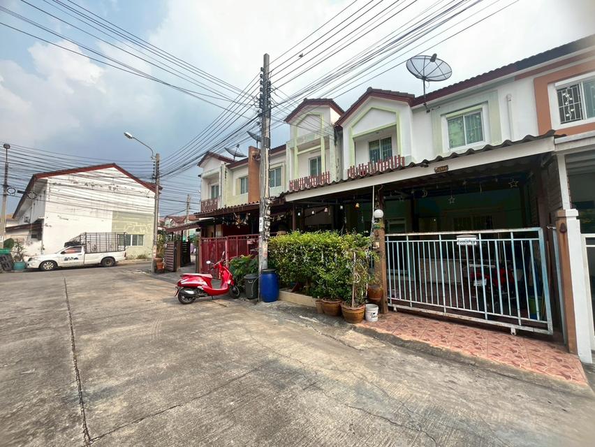 บ้านไลโอ เพชรเกษม 77 ถนนเพชรเกษม แขวงหนองแขม เขตหนองแขม กรุงเทพมหานคร 3