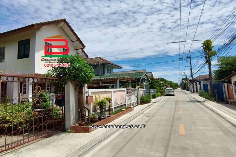 บ้านเดี่ยว 2 ชั้น เนื้อที่ 99 ตร.ว. ซอยรังสิต-นครนายก 26 ใกล้ฟิวเจอร์พาร์ครังสิต ถนนรังสิต-นครนายก ตำบลประชาธิปัตย์ อำเภอธัญบุรี ปทุมธานี 2
