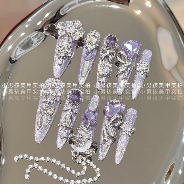 เล็บปลอม