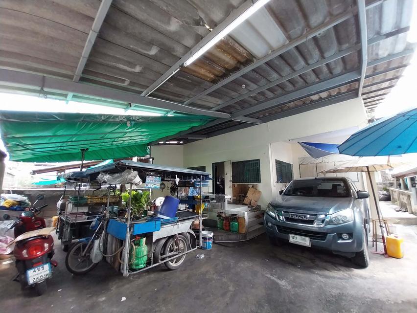 ขายที่ดิน 50 ตรว. พร้อมบ้านชั้นเดียว 6