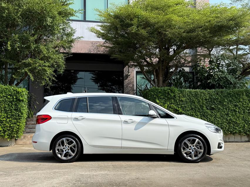 2017 BMW 218i GRAND TOURER ( 7 ที่นั่ง ) รถมือเดียวออกป้ายแดง รถวิ่งน้อยเพียง 80,000 กม เข้าศูนย์ทุกระยะ รถไม่เคยมีอุบัติเหตุครับ รูปย่อยที่ 2