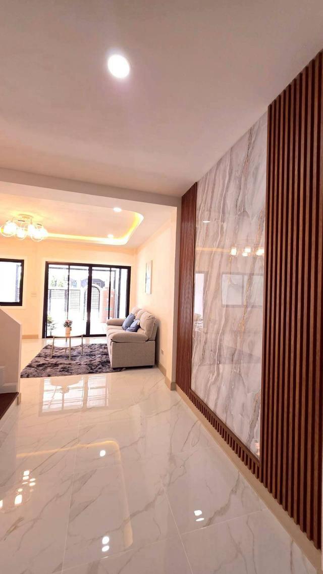 หมู่บ้าน ณ นนท์  (ต้นซอยวัดลาดปลาดุก) ทาวน์เฮาส์  2 ชั้น บ้านตกแต่งสวยพร้อมอยู่  ต่อเติมครัวและโรงรถ 6