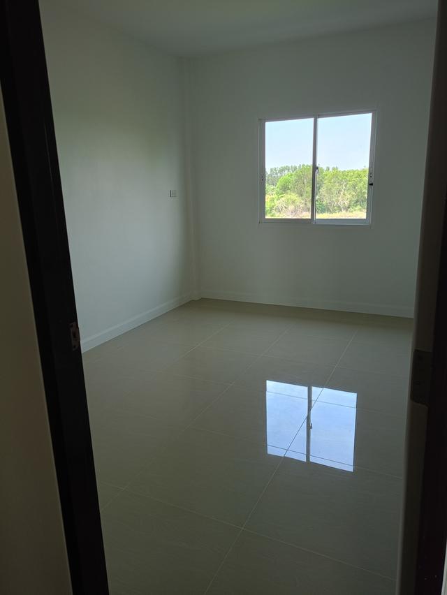 บ้านทาวน์โฮม 2ชั้น 3นอน 2น้ำ 1จอด  8