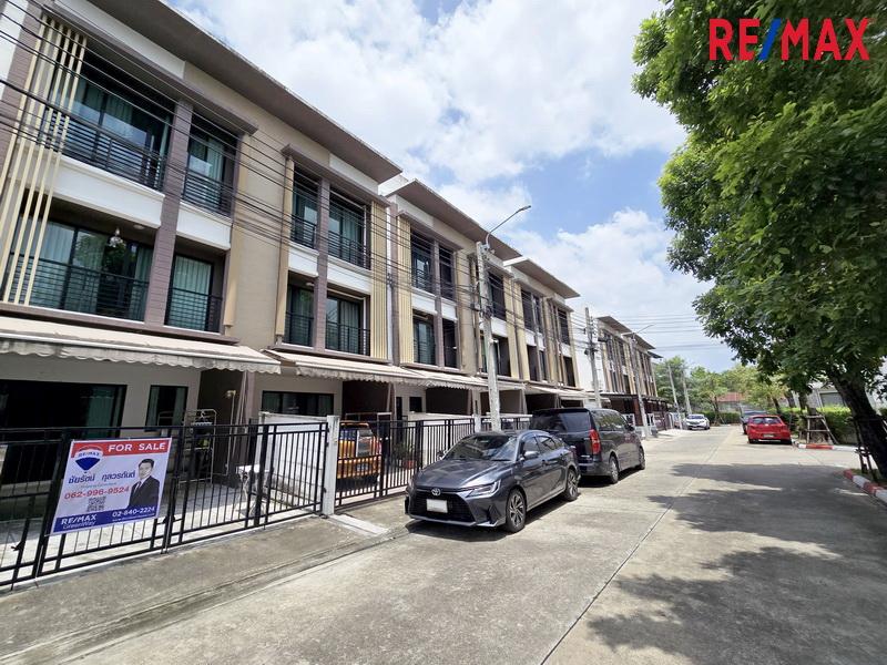 ขายทาวน์โฮม 3 ชั้น บ้านกลางเมือง กัลปพฤกษ์ ใกล้เดอะมอลล์บางแค ซ.ศาลธนบุรี 29/2 กำนันแม้น