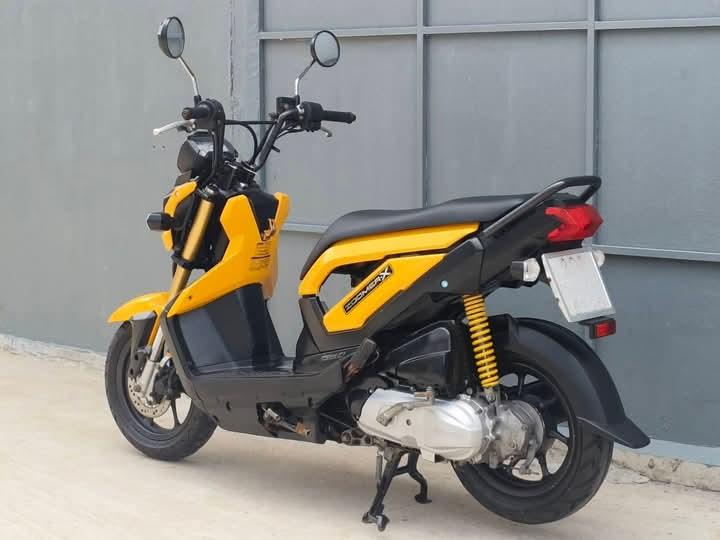 Honda Zoomer X สีเหลือง 5