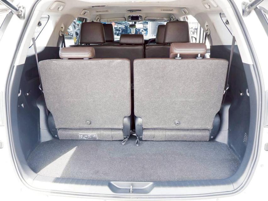 Toyota Fortuner 2.8 V เกียร์ออโต้ สีขาวมุก ปี 2015 13