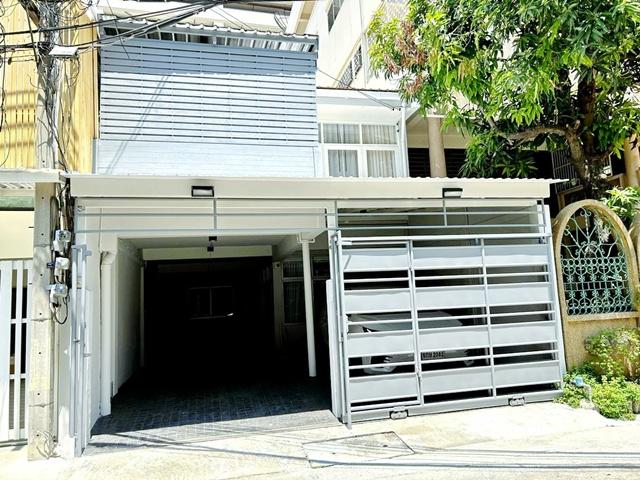 ให้เช่าทาวน์เฮ้าส์ 2 ชั้น สุดหรู BTS เพลินจิต400ม. สุขุมวิท 1-5 ถูกกว่า Penthouse 34 ตร.วา.275 ตร.ม.จัดเต็มเฟอร์ฯ นานา 5 1