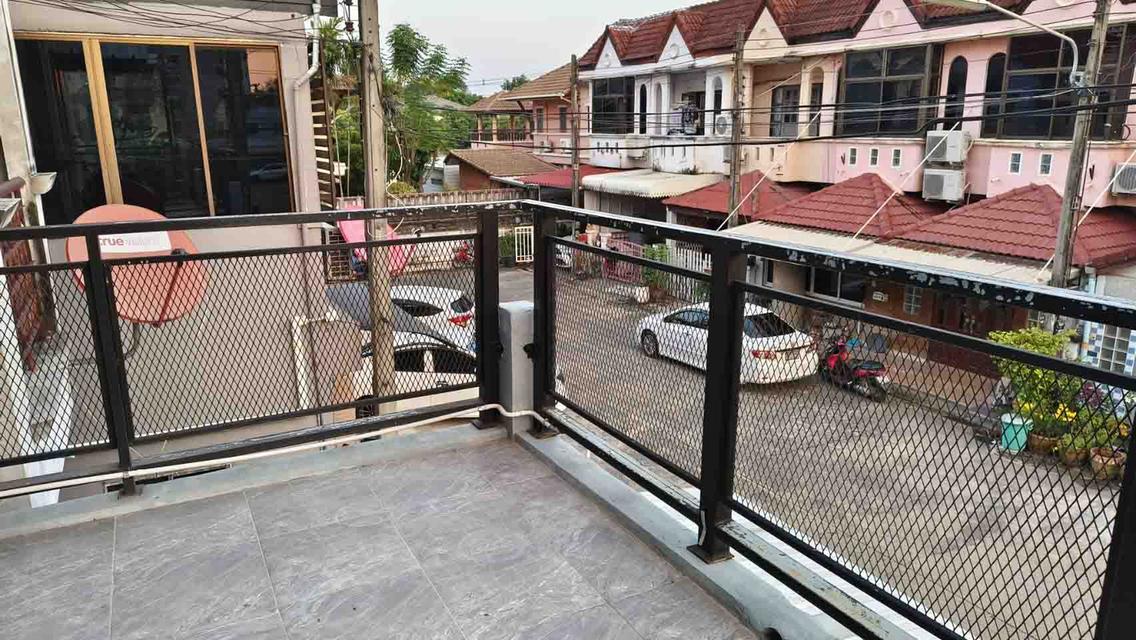 ให้เช่าทาวน์เฮ้าส์2ชั้น หมู่บ้านฟ้ารังสิต ธัญญะคลอง4 รังสิต ติดถนนรังสิต-นครนายก ปทุมธานี ใกล้ทางด่วน,โลตัส,ดรีมเวิล์ด พท.16 ตรวา.2นอน,2น้ำ 1ครัว แอร 19