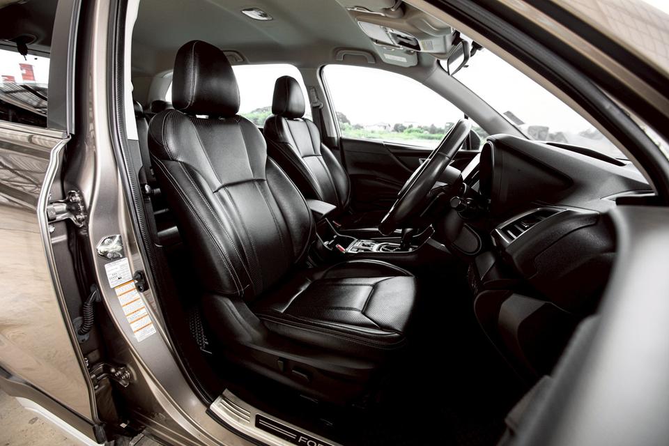 Subaru Forester 2.0S EYESIGHT ปี 2019 สีน้ำตาล มือเดียวป้ายแดง  9