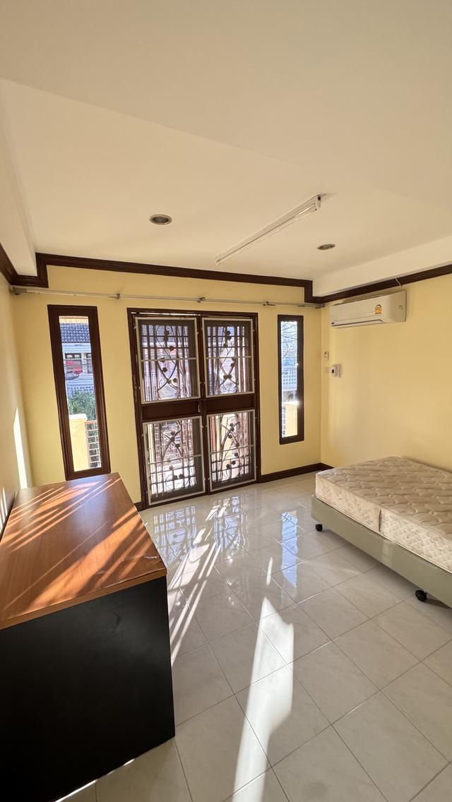 📣 ให้เช่าทาวน์โฮมหลังใหญ่ 5 ห้องนอน ติด BTS พหลโยธิน 59 (100 เมตร!) ใกล้ห้าง ใกล้ตลาด ครบจบในที่เดียว 5