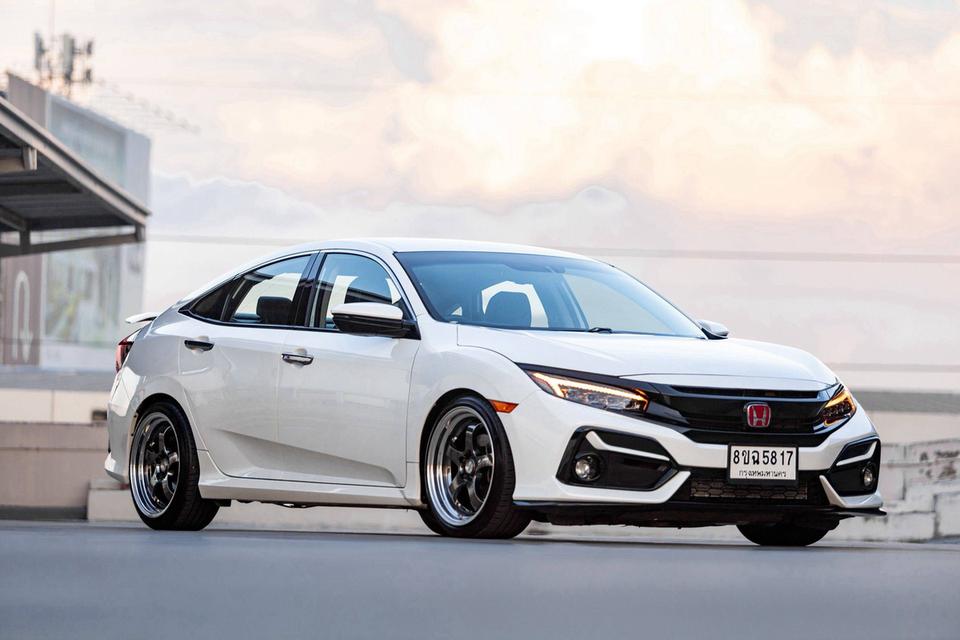รถบ้านหน้าเดิมหลังเดิม Civic RS Turbo แต่งหล่อทั้งคัน ฟรีดาวน์Civic RS Turbo 2016