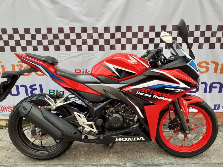 ขาย/เเลก Cbr150r All New Abs เครื่องดีศูนย์ดี ประกันเครื่อง1เดือน รถ จด ม.ค.63 2