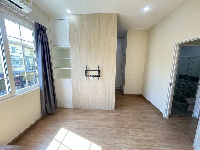 ขายทาวน์เฮ้าส์มือสองนนทบุรี โครงการ โกลเด้นทาวน์ รัตนาธิเบศร์-สถานีรถไฟฟ้าไทรม้า (Golden Town Rattanathibet-Saima Station) เนื้อที่ 21.2 ตร.ว. 16