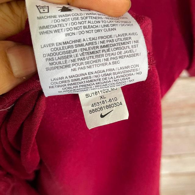 nikeเสื้อกีฬามือสอง สวยมาก รูปที่ 4