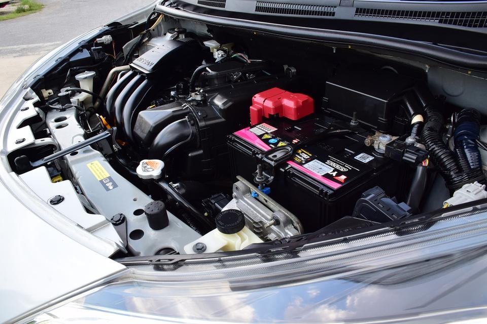 ตัวท็อปรถบ้านมือเดียว ฟรีดาวน์ NISSAN NOTE 1.2VLปี17 เกียร์ออโต้ พุตสต๊าท กุญแจคีเรท 2ชุดเบาะหนังแท้แอร์จอ ขับดีมากประหยัดน้ำมัน กล้อง360โทร0957401229 รูปย่อยที่ 4