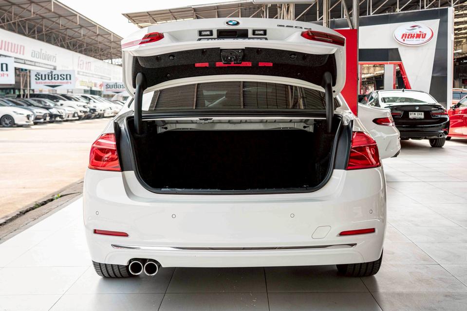 รหัสรถ NP8753  BMW F30 320d LUXURY LCI ปีรถ : 2017 รูปที่ 9