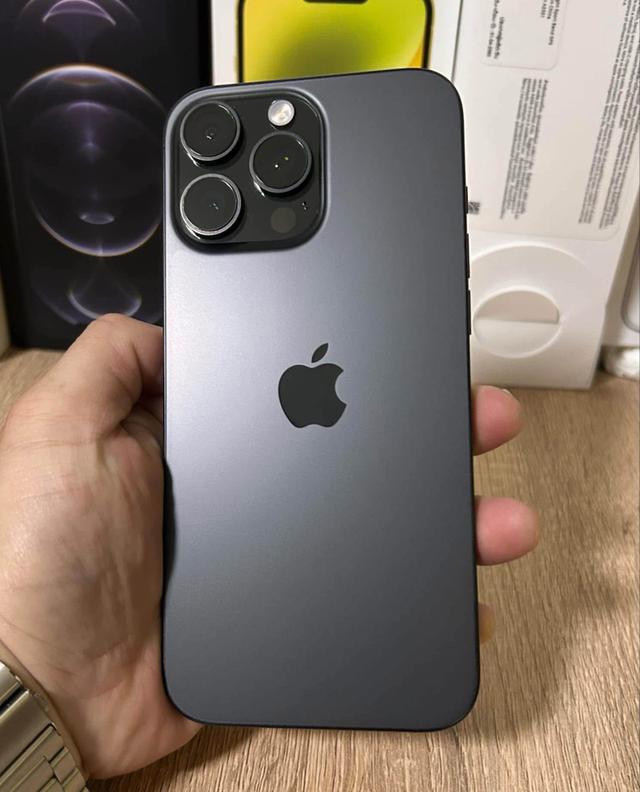 iPhone 16 pro max Color Black Titanium  1