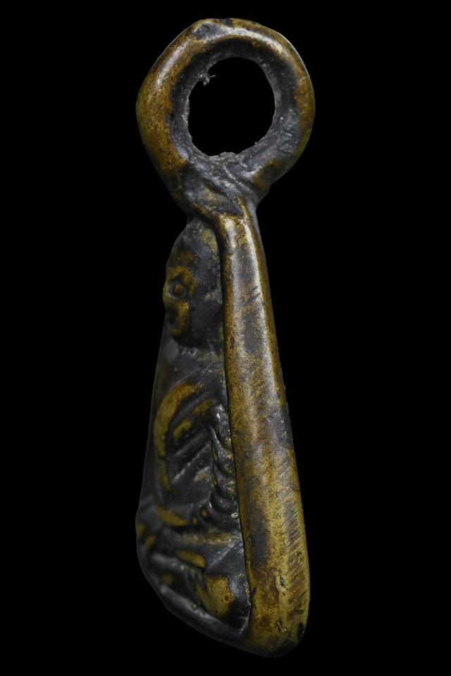 เหรียญหล่อจอบเล็ก หลวงพ่อเงิน วัดบางคลาน พิมพ์แข้งติด นิยมสุด เนื้อโลหะผสม องค์ท่านสวยไม่มีลิมิตครับ 4