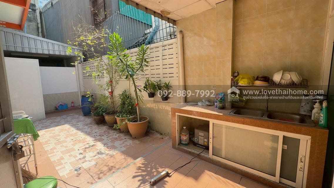 ขายตึกแถว 5 ชั้น หมู่บ้านอมรชัย2 ถนนพระราม2 ซอย34 มีทั้งหมด 4 คูหา พื้นที่ 80.4 ตรว. ราคาถูก ขายเพียง 16 ล้านบาท ใกล้เซ็นทรัล พระราม2 7