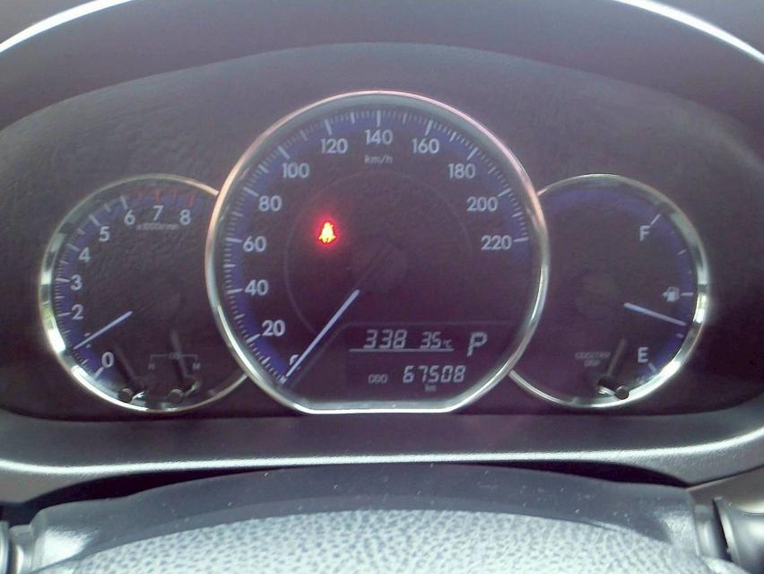TOYOTA YARIS Ativ 1.2 E Hatchback สีขาว ปี 2018 13