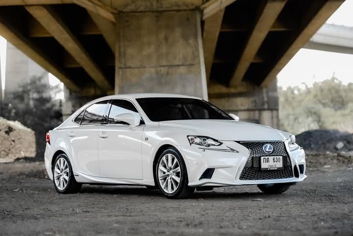 Lexus IS 460 ปล่อยขายด่วน 4