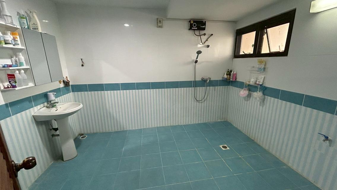 ขายโฮมออฟฟิศ 4 ชั้น ซอยกรุงเทพกรีฑา 15 ทำเลดี ใกล้ทางด่วนและรร.นานาชาติ 16