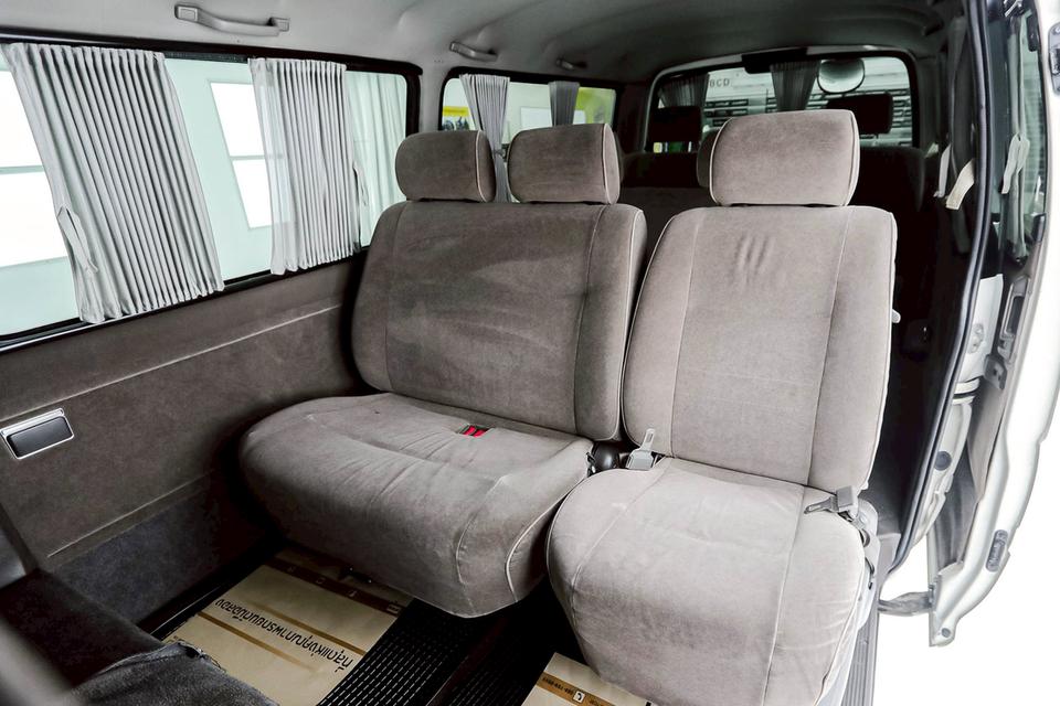 TOYOTA HIACE SUPER WAGON 2.4 2002  14
