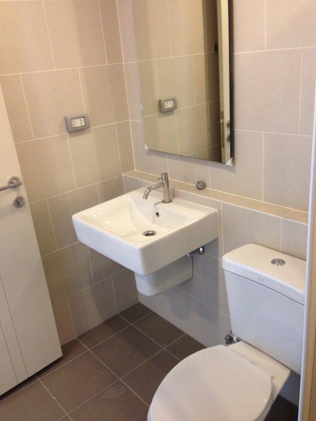 ด่วน ขายถูก คอนโดเดอะเบส พระราม 9 - รามคำแหง ห้องสตูดิโอ ขนาด 26 ตรม. ชั้น 23 วิวเมือง เฟอร์นิเจอร์ครบ พร้อมอยู่ ต่อรองได้ 7