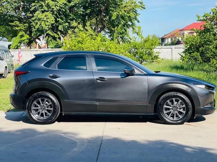 Mazda CX-30 สีน้ำเงิน 4