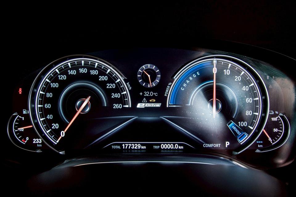 BMW 740LE xDRIVE PURE EXCELLENCE G12 AT 2017ซีดานหรู Plug-in Hybrid ไมล์ 177,xxx รูปที่ 17