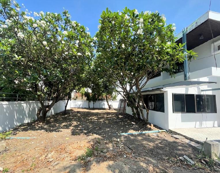 ให้เช่าบ้านเดี่ยว 2 ชั้น หลังใหญ่ ทำเล ซอยรัชดาภิเษก 19 (หรือซอยวิภาวดีรังสิต 16) พื้นที่ดิน 200 ตารางวา ใกล้ MRT รัชดา 900 เมตร 1