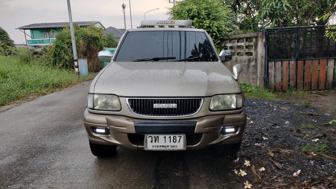ขาย ISUZU TR Grand Adventure 3.0 Auto 9