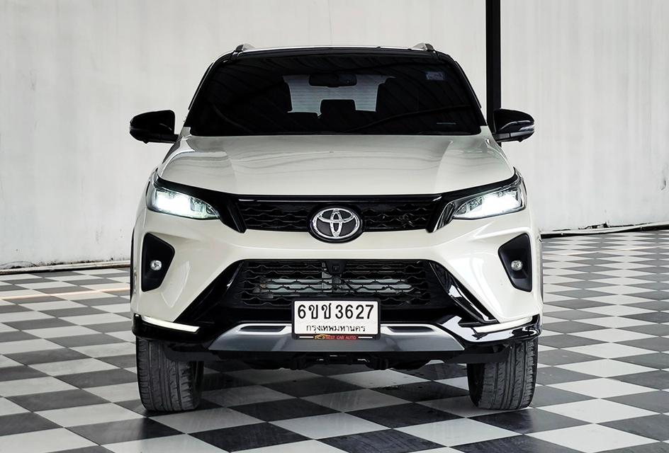 TOYOTA LEGENDER 2.4 V.2WD. ปี 2021 Mile 63,756 km. (1,150,000)  2