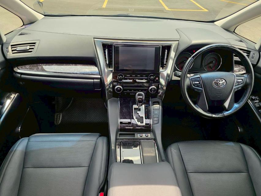 Toyota ALPHARD 2.5SC PACKAGE สีดำ ปี 2021 ไมล์ 40,000 กม.  10