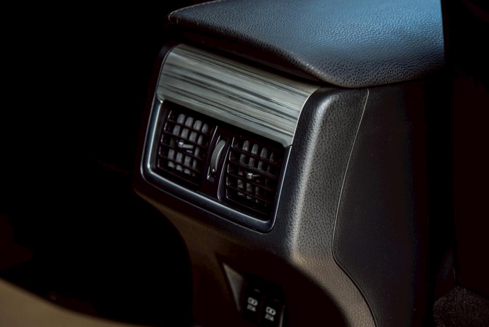 รหัสรถ CBL5887 TOYOTA CAMRY 2.5 HV Premium AT 2019 12