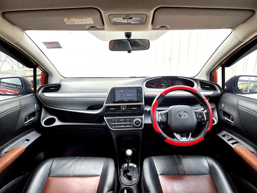 Toyota Sienta CVT 1.5V  A/T ปี 2018  6