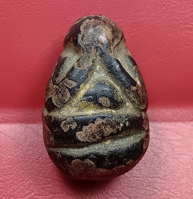 พระปิดตาเนื้อผงคลุกรักหลวงปู่แก้ววัดเครือวัลย์