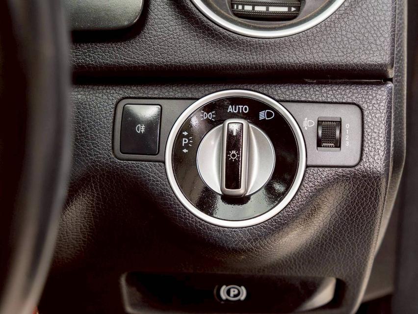 Mercedes Benz C200 CGI 1.8 (W204) 2013 20