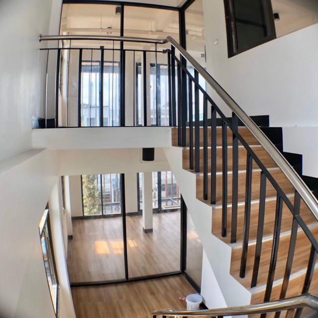 ให้เช่าทาวน์โฮม4.5 ชั้น รีโนเวทใหม่ เนื้อที่ 38 ตร.วา สไตล์โ Loft ซอยสุขุมวิท 62 ใกล้ BTS บางจาก ใกล้ทางด่วน สุขุมวิท 62 เหมาะทำออฟฟิศสำนักงาน
