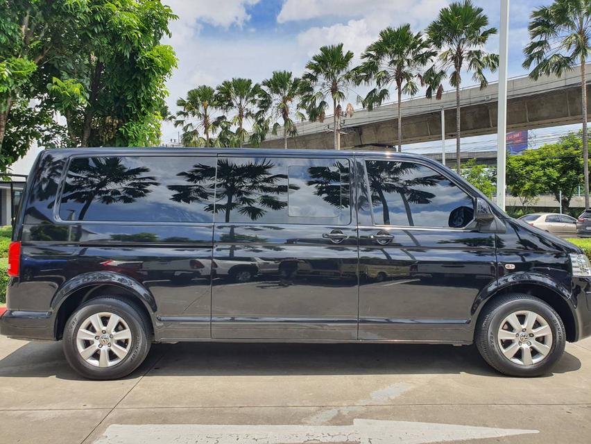 Volkswagen Caravelle T5 2.0 TDi สีดำ ปี2012 รถมือ1