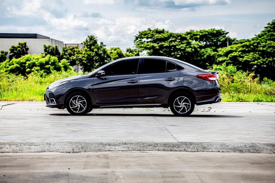 Toyota Yaris Ativ 1.2Entry ปี2022  สีเทา มือเดียวป้ายแดง  10