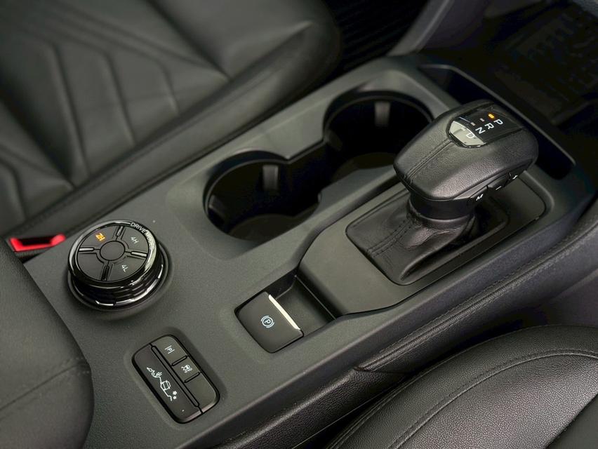 Ford Everest 2.0 Bi-Turbo Titanium + 10AT 4x4 ปี 2023 8