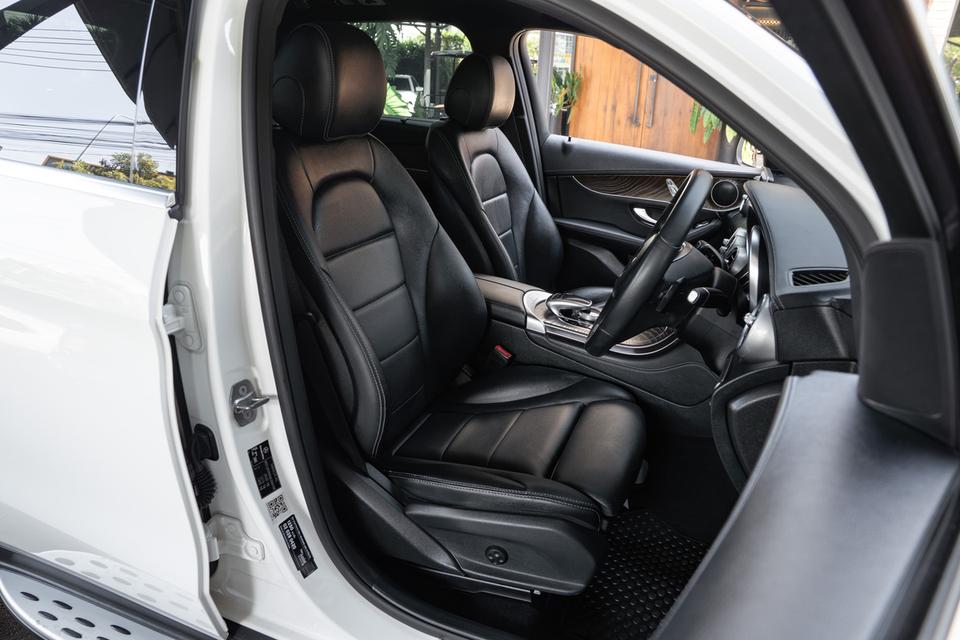“Mercedes-Benz GLC220d 4matic Offroad”  ปี 2019  [𝙒𝘼𝙍𝙍𝘼𝙉𝙏𝙔 เครื่องยนต์ 2 ปี] ✅ทุกคัน Service น้ำมันเครื่อง ใส้กรอง ฟรี 1 ครั้ง 5