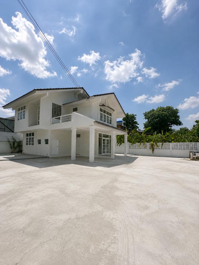 🏡 ขายบ้านเดี่ยว 2 ชั้น ทำเลลาดพร้าว – เลียบทางด่วนเอกมัย-รามอินทรา 5