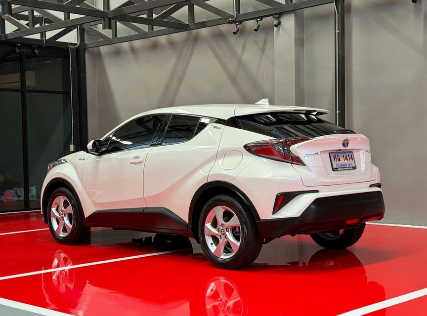 2019 TOYOTA CHR HV HI รถมือเดียวออกป้ายแดง รถวิ่งน้อย เข้าศูนย์ตามระยะ รถไม่เคยมีอุบัติเหตุครับ รูปที่ 6