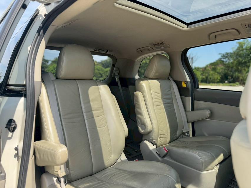 TOYOTA ESTIMA 2.4 wagon. Y2011. สีขาว  ออโต้  11