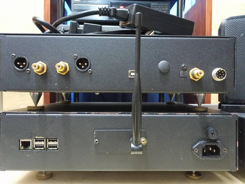 ขาย DAC + Transport รุ่นใหญ่ และอุปกรณ์อื่นๆ ครบชุด 9