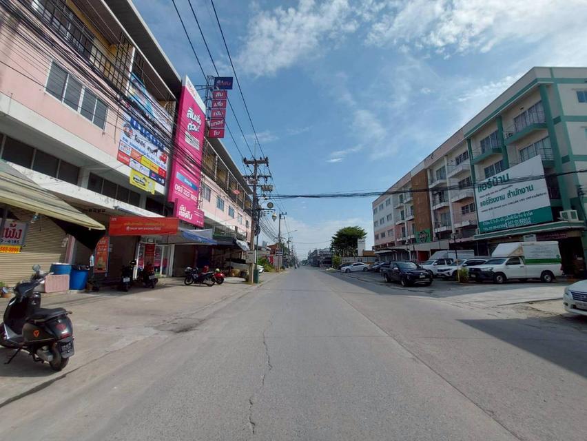 ขายตึก 3 ชั้น 2 คูหา ถนนเพ่งน้อยไม้ คลอง2 ลำลูกกา 3